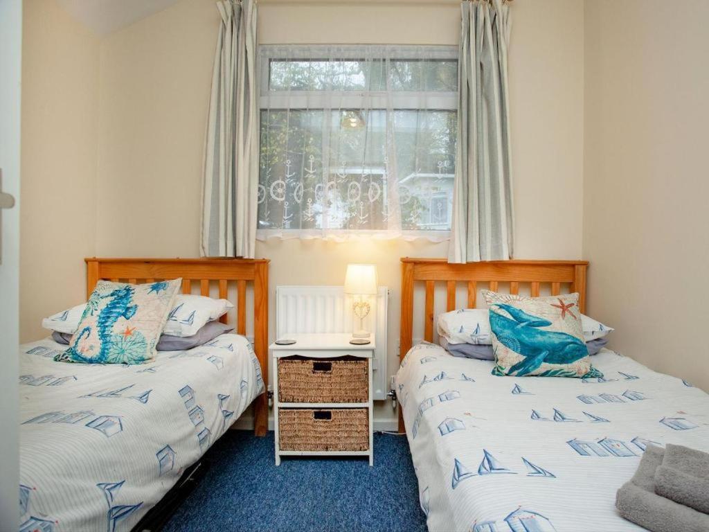 Sunnydaze-Detached Chalet With 2 Bedrooms And 2 Bathrooms And Private Parking Outside Door Dartmouth Luaran gambar