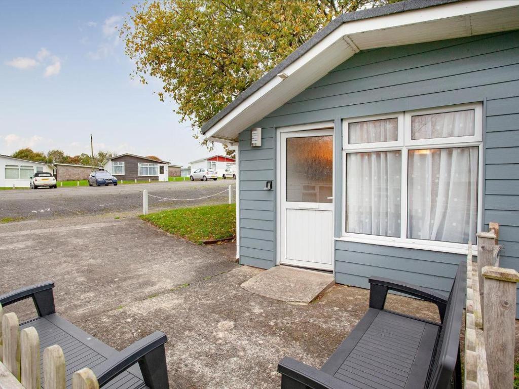 Sunnydaze-Detached Chalet With 2 Bedrooms And 2 Bathrooms And Private Parking Outside Door Dartmouth Luaran gambar