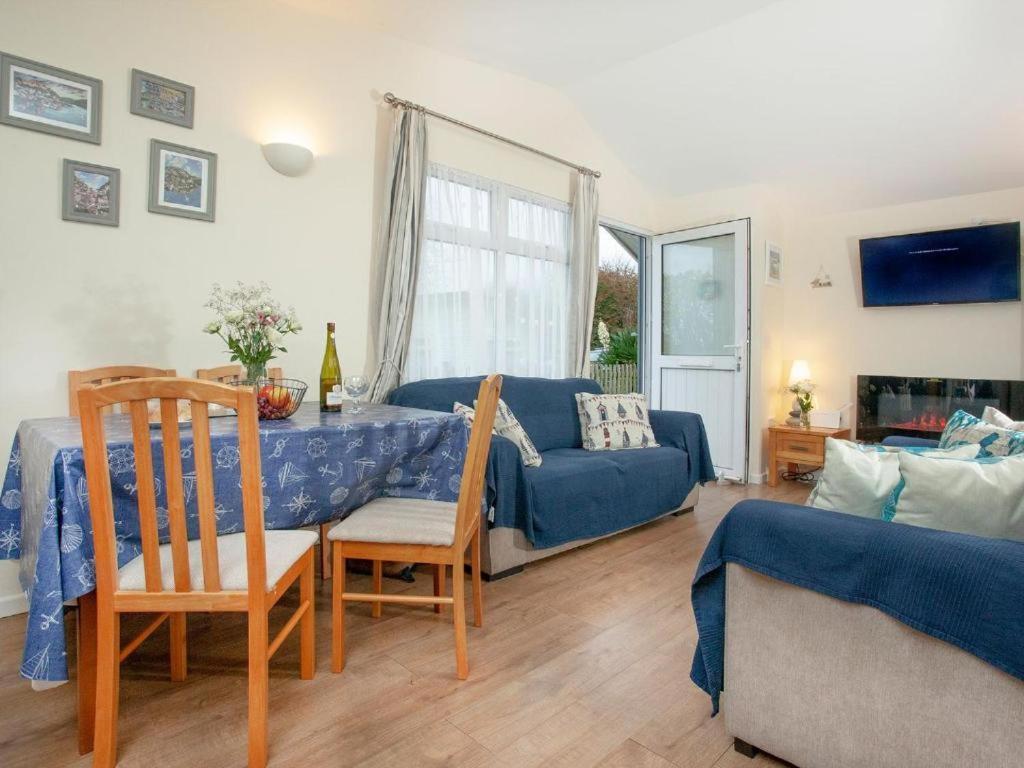 Sunnydaze-Detached Chalet With 2 Bedrooms And 2 Bathrooms And Private Parking Outside Door Dartmouth Luaran gambar